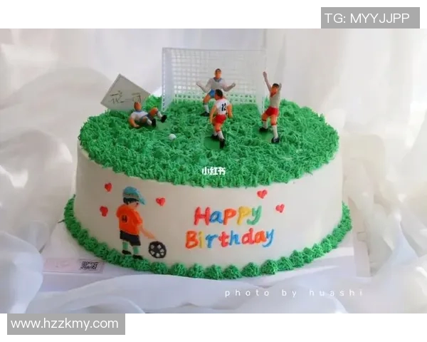 创意定制以球星照片为主题的个性足球蛋糕惊艳登场